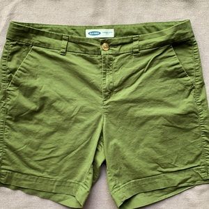 Old Navy Mid Rise Everyday Short